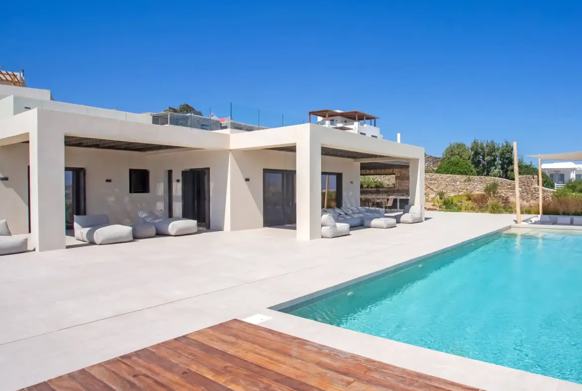 Exceptional luxury villa with pool, privacy and sea views in Mykonos