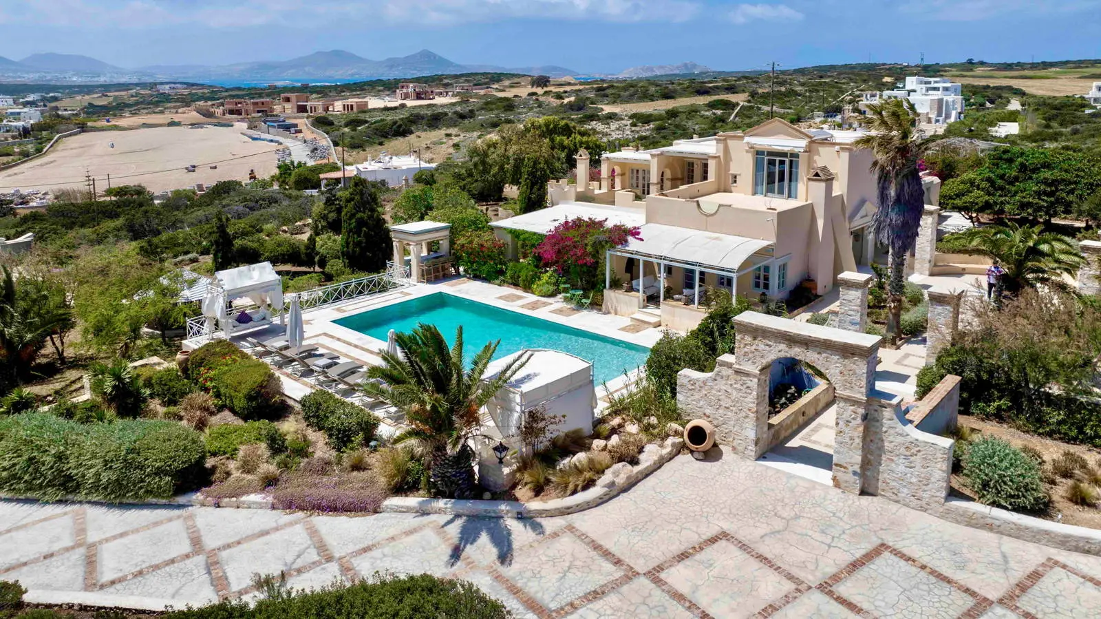 Exclusive beachfront villa in Santa Maria, Paros