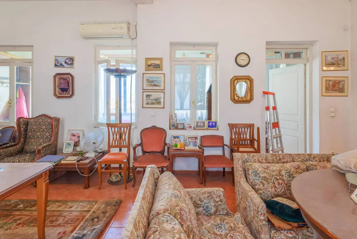 Historic detached house in Plaka with large courtyard