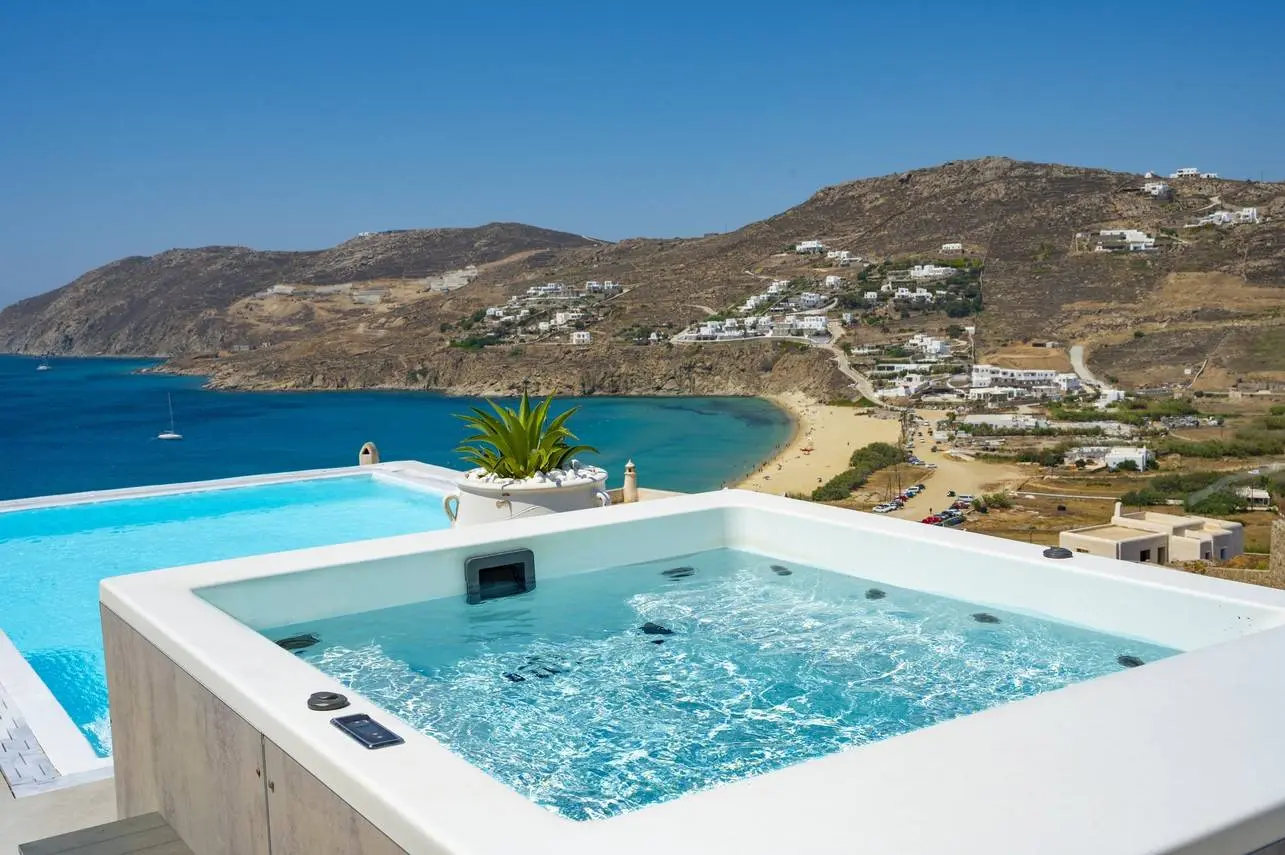 Luxurious villa overlooking the Aegean Sea, Mykonos