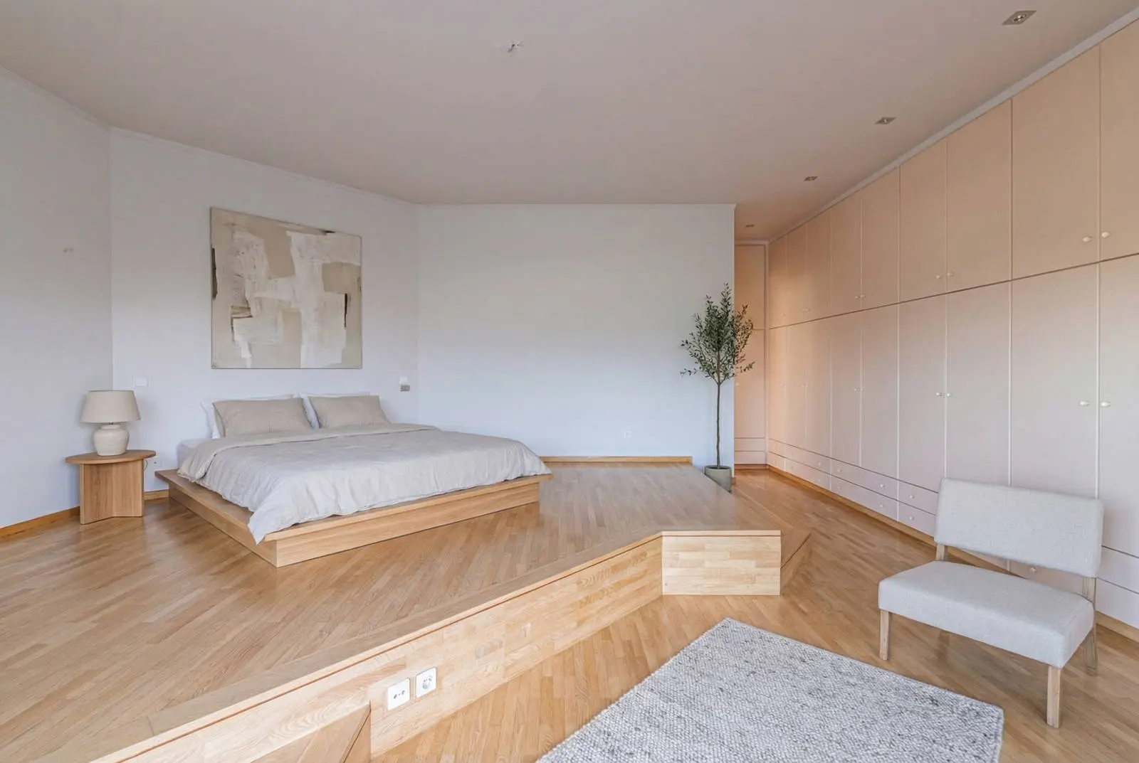 bh-e4141913400a Detached house of 645 sq.m. with unobstructed views