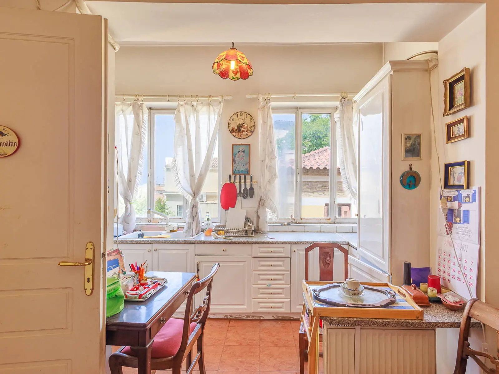 Historic detached house in Plaka with large courtyard