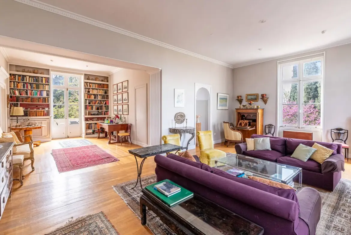 Historic mansion on a 2,260 sq.m. plot