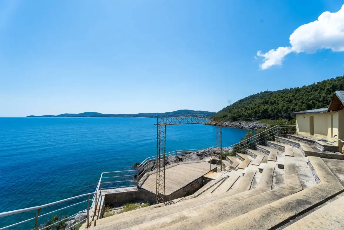 Seaside luxury villa in Paliouri