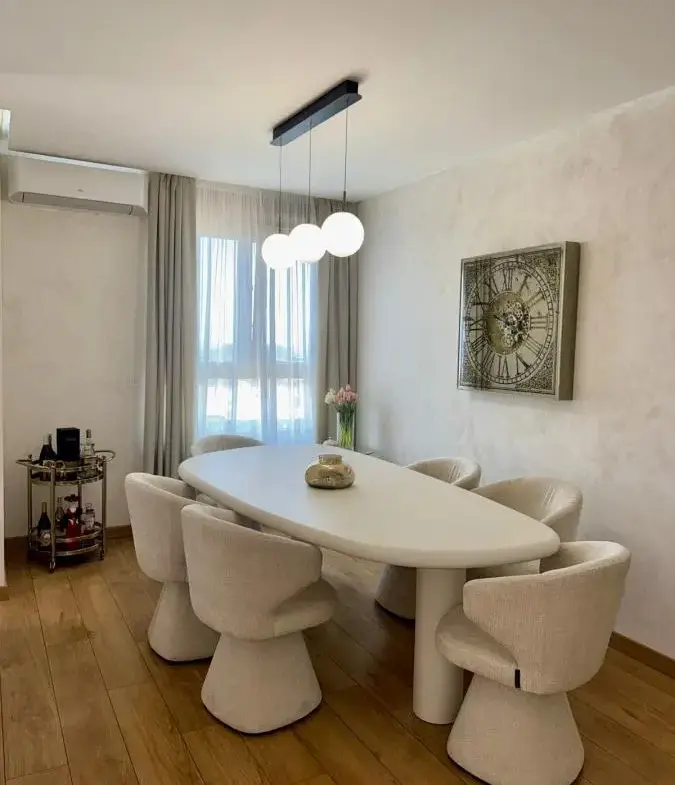Elegant Four-Bedroom Apartment with Panoramic Views in the Wellport Residential Complex