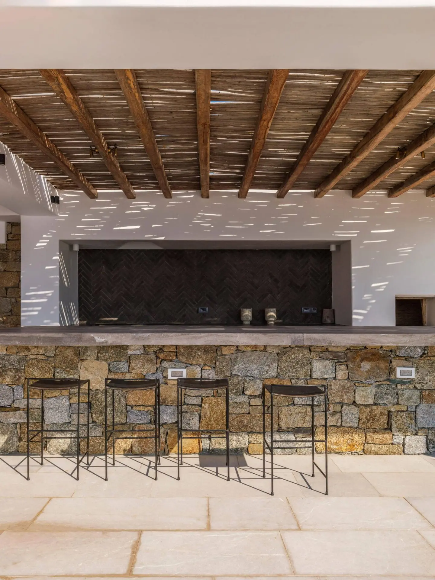 bh-e9a57013e276 Seafront villa with private beach access and sunset views in Mykonos