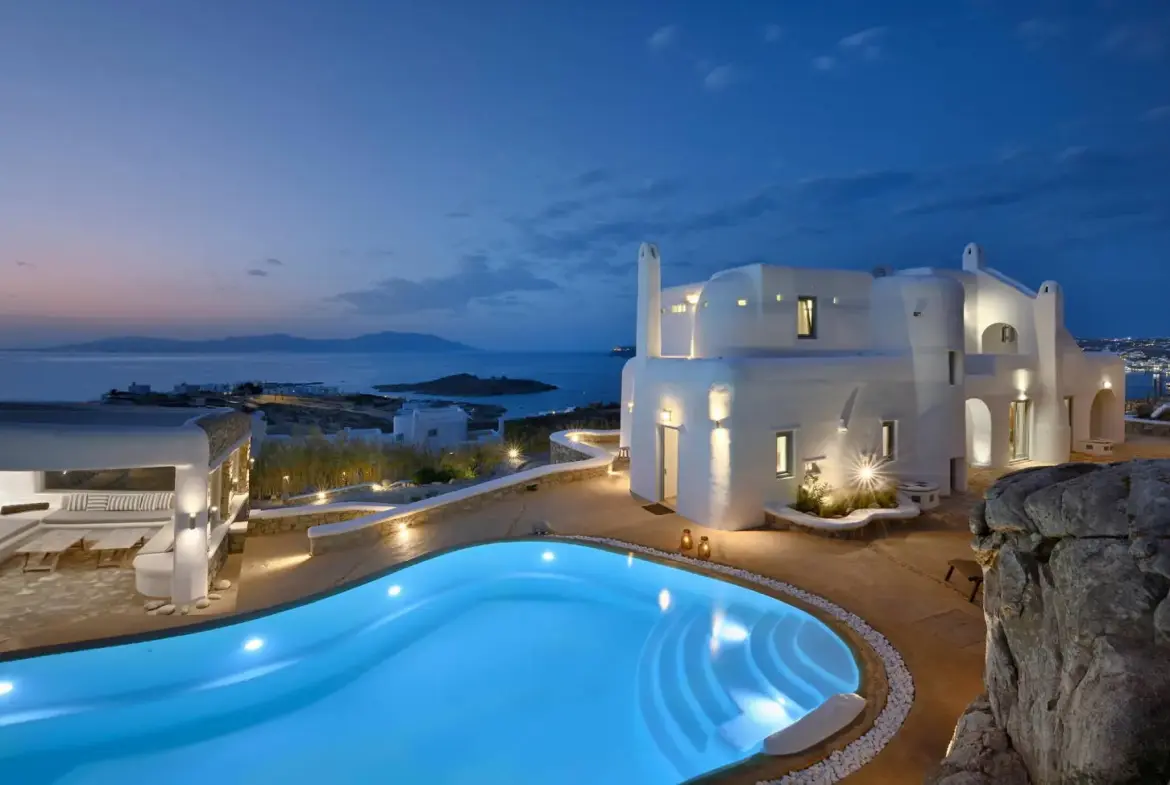 Luxury Estate with Panoramic Views of Mykonos Town