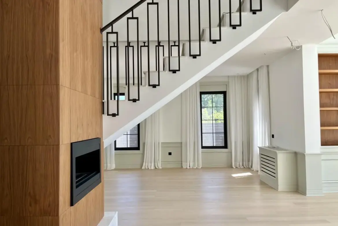 Modern Villa with a Swimming Pool in Avala