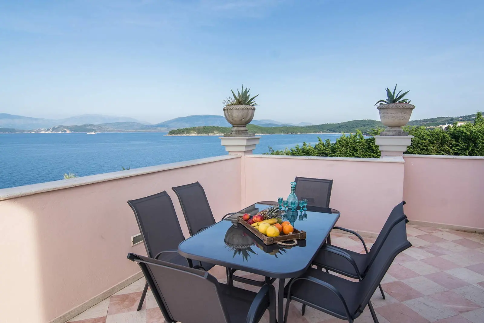 Luxury 3-villa estate with sea views & pool in Kassiopi, North Corfu