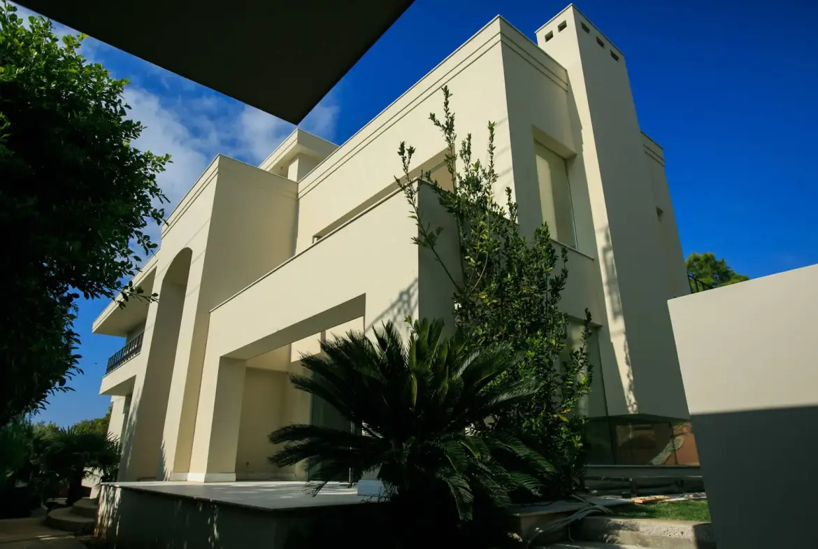 Impressive unfinished five-level villa with swimming pool & wellness area