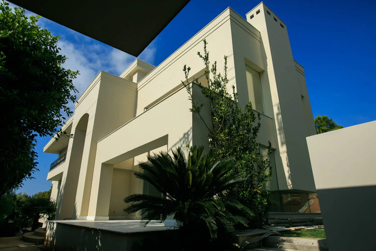Impressive unfinished five-level villa with swimming pool & wellness area