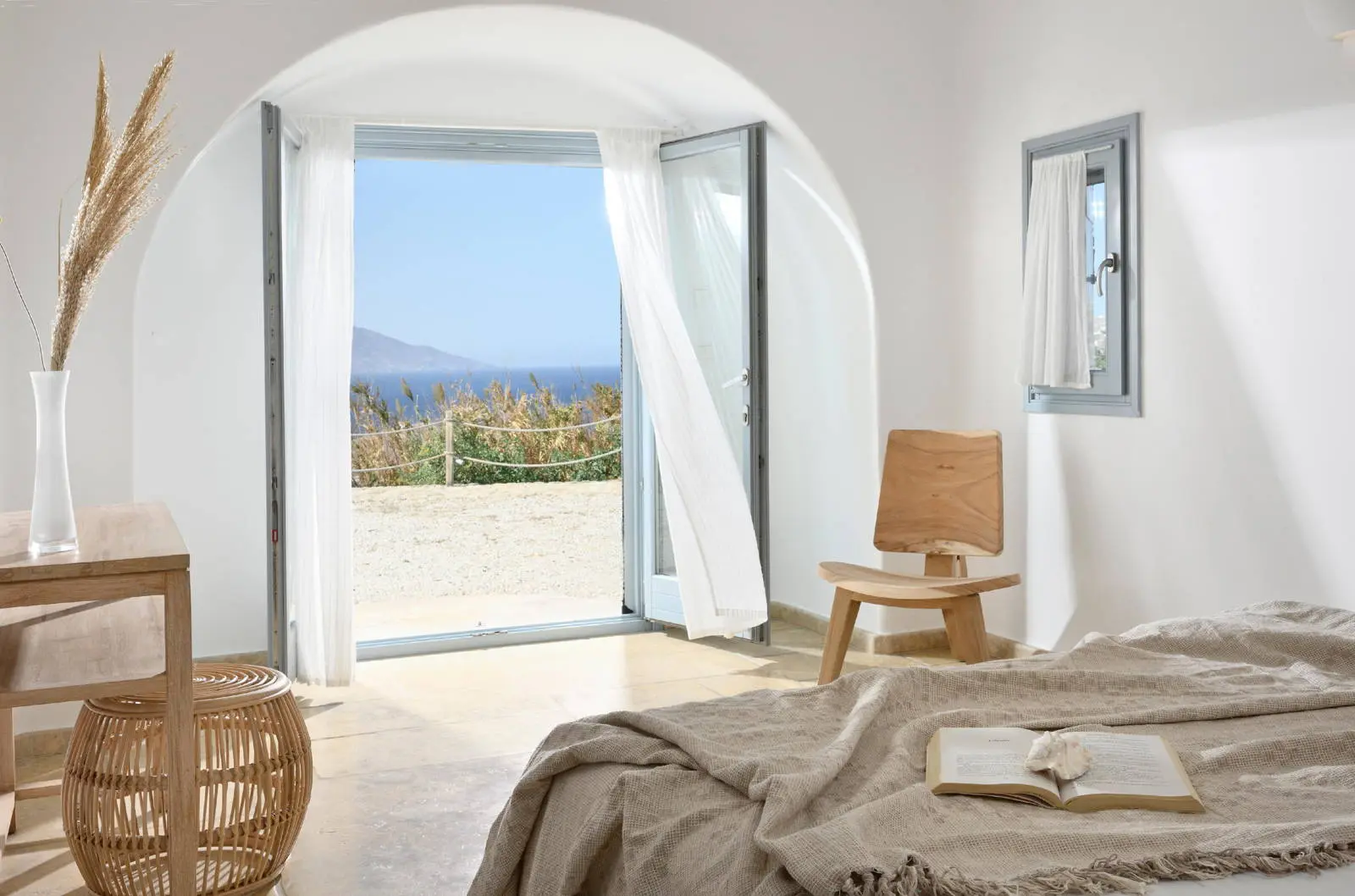 Luxury Estate with Panoramic Views of Mykonos Town