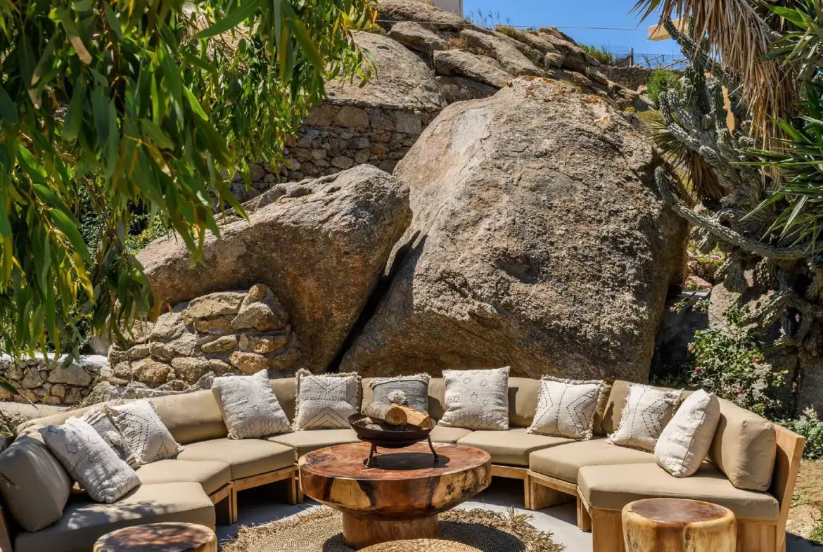 Luxury villa with infinity pool and panoramic views in Mykonos
