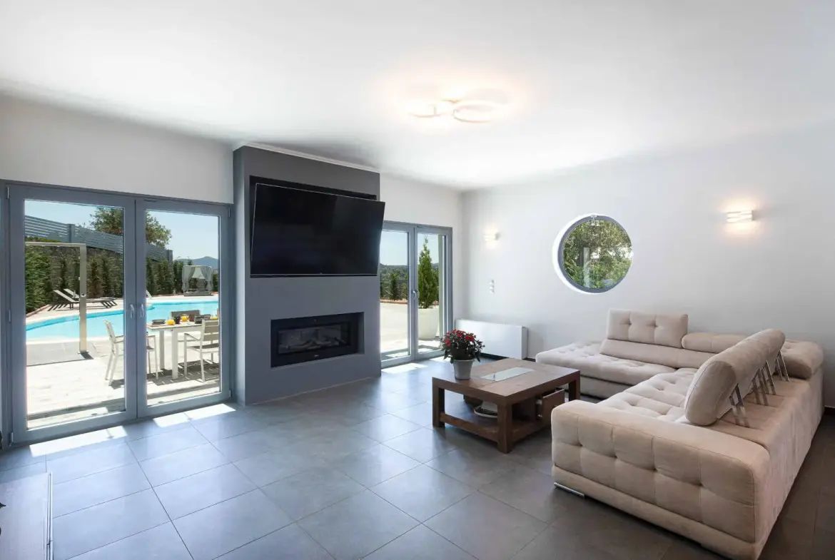 Exquisite mansion with luxurious amenities in Kommeno, Corfu