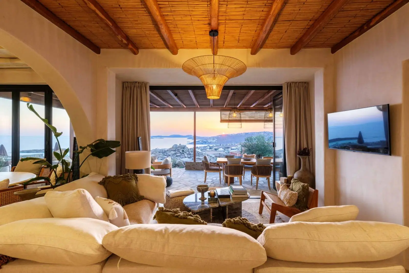Aesthetic villa with panoramic sea views and infinity pool in Mykonos