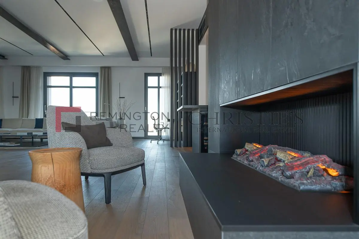 Exclusive Full-Floor Residence in the Heart of the City