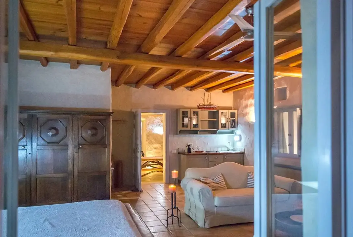 Distinctive-style villa in Kolymbithres, Paros