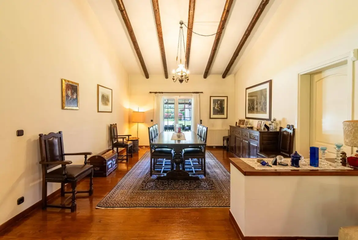 Two luxurious residences in 23,000 sq.m.