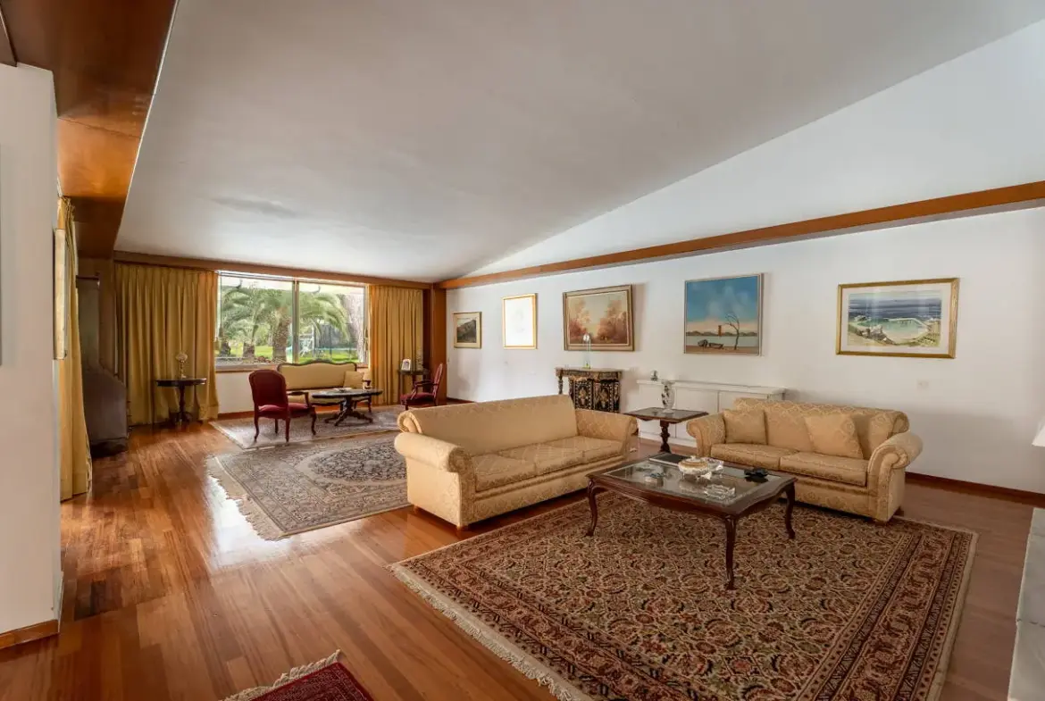 Remarkable mansion on a 5,093 sq.m. plot in Kefalari