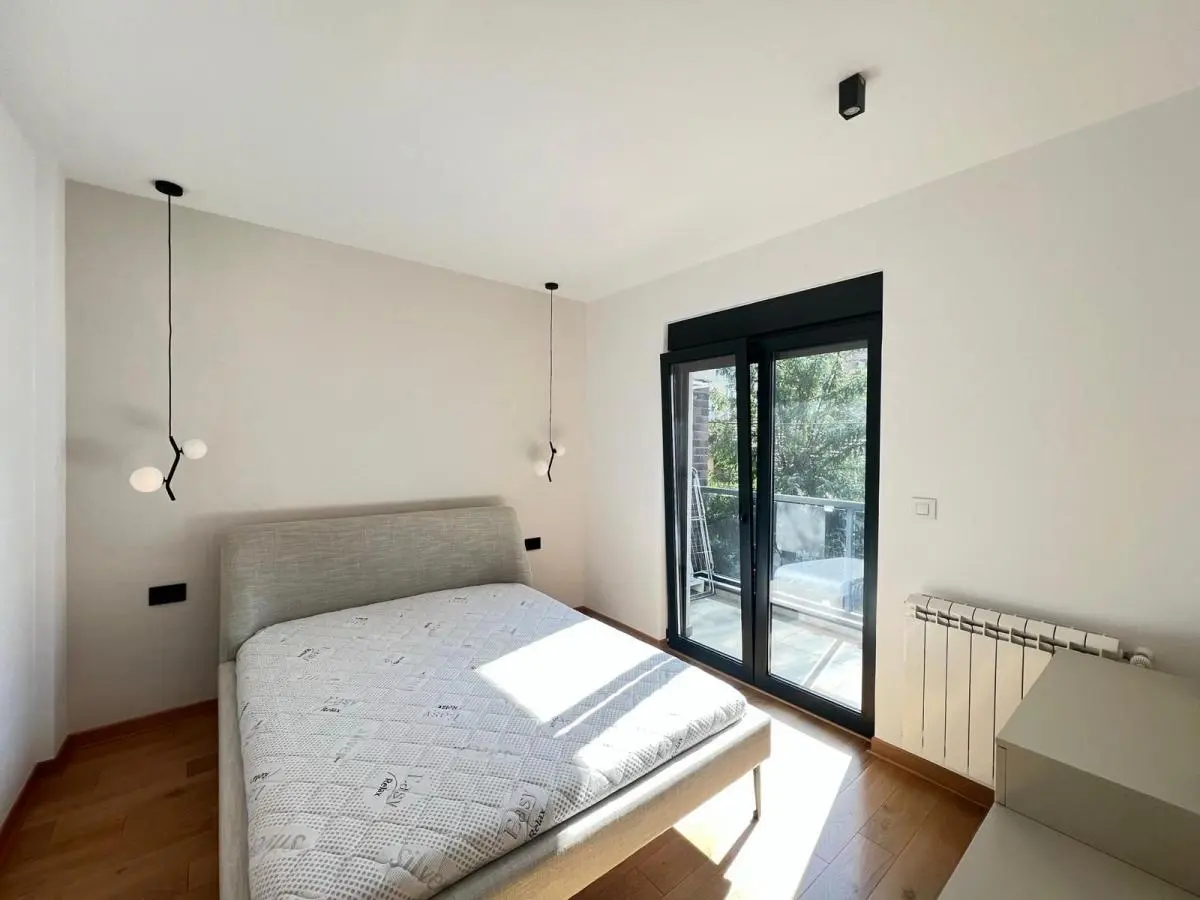Luxurious four-room apartment in Vračar in a new building with a smart system