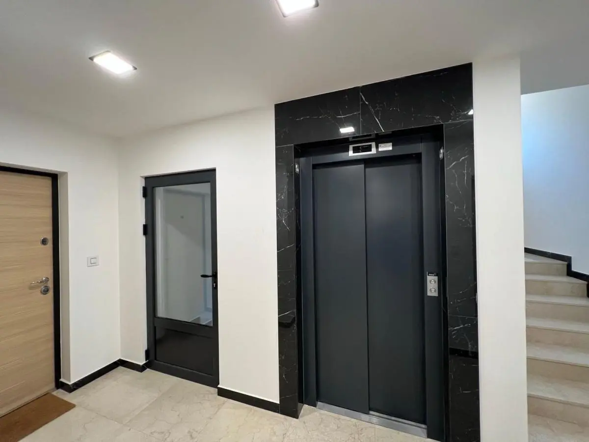 Luxurious four-room apartment in Vračar in a new building with a smart system