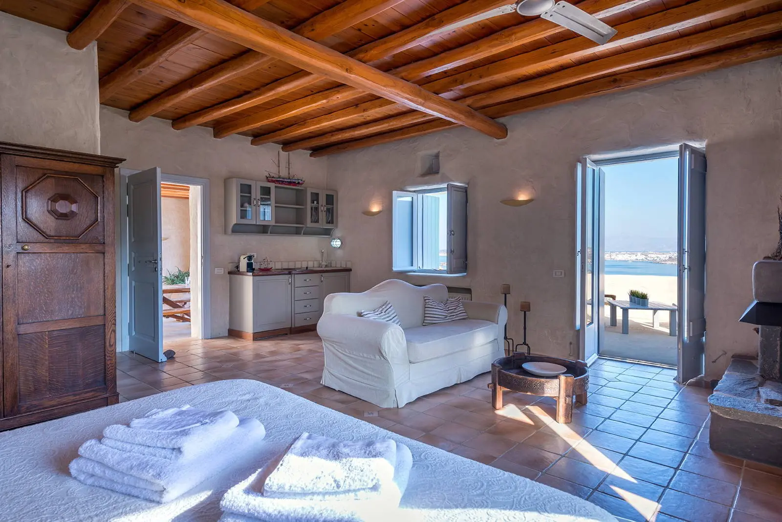 Distinctive-style villa in Kolymbithres, Paros