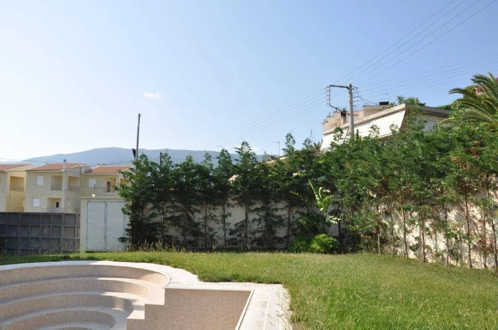 Complex of 13 luxury maisonettes in Kato Almiri, Corinthia