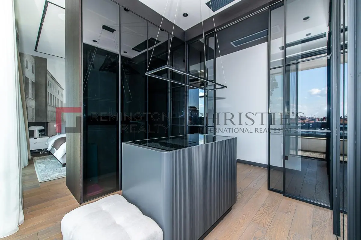 Exclusive Full-Floor Residence in the Heart of the City
