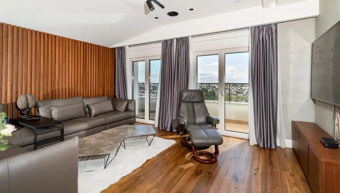 Penthouse in the Diplomatic Quarter with Panoramic Views