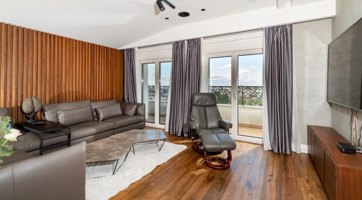 Penthouse in the Diplomatic Quarter with Panoramic Views