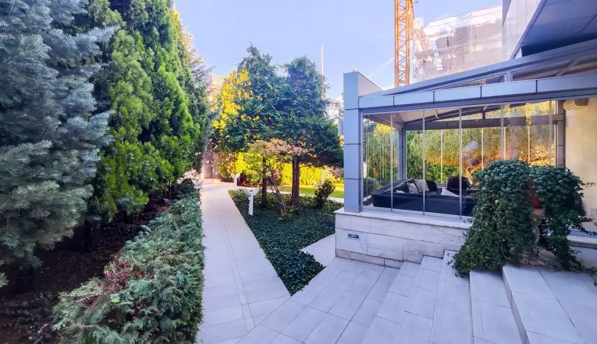 Elegant villa in Dedinje