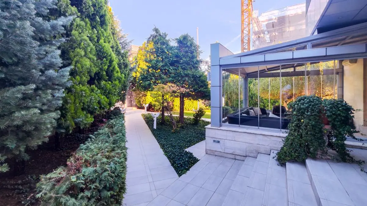 Elegant villa in Dedinje