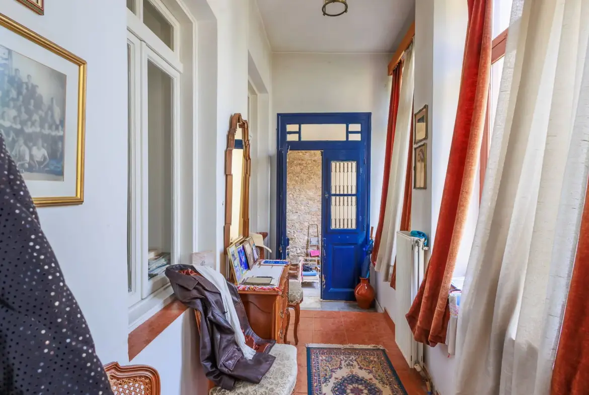 Historic detached house in Plaka with large courtyard