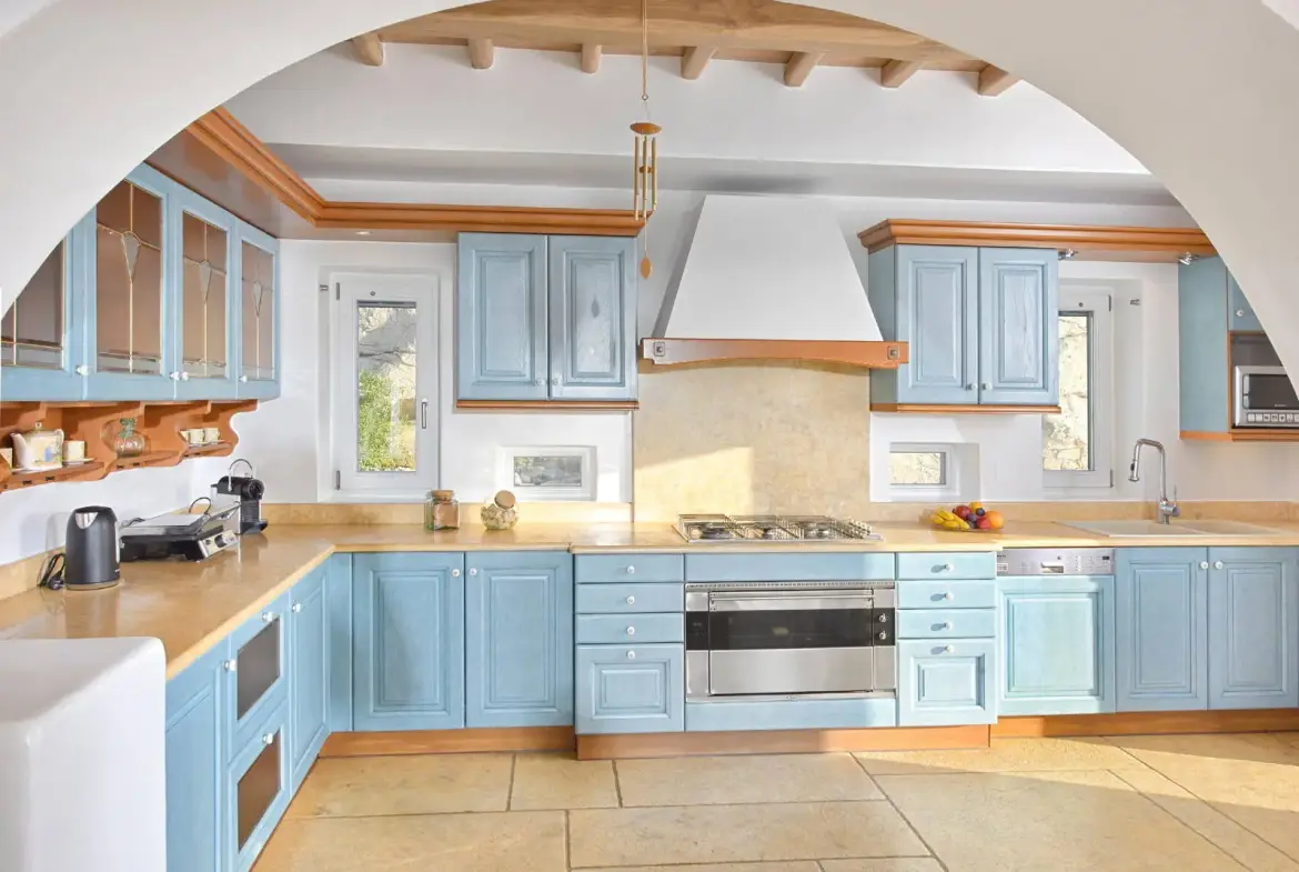 Luxury Estate with Panoramic Views of Mykonos Town