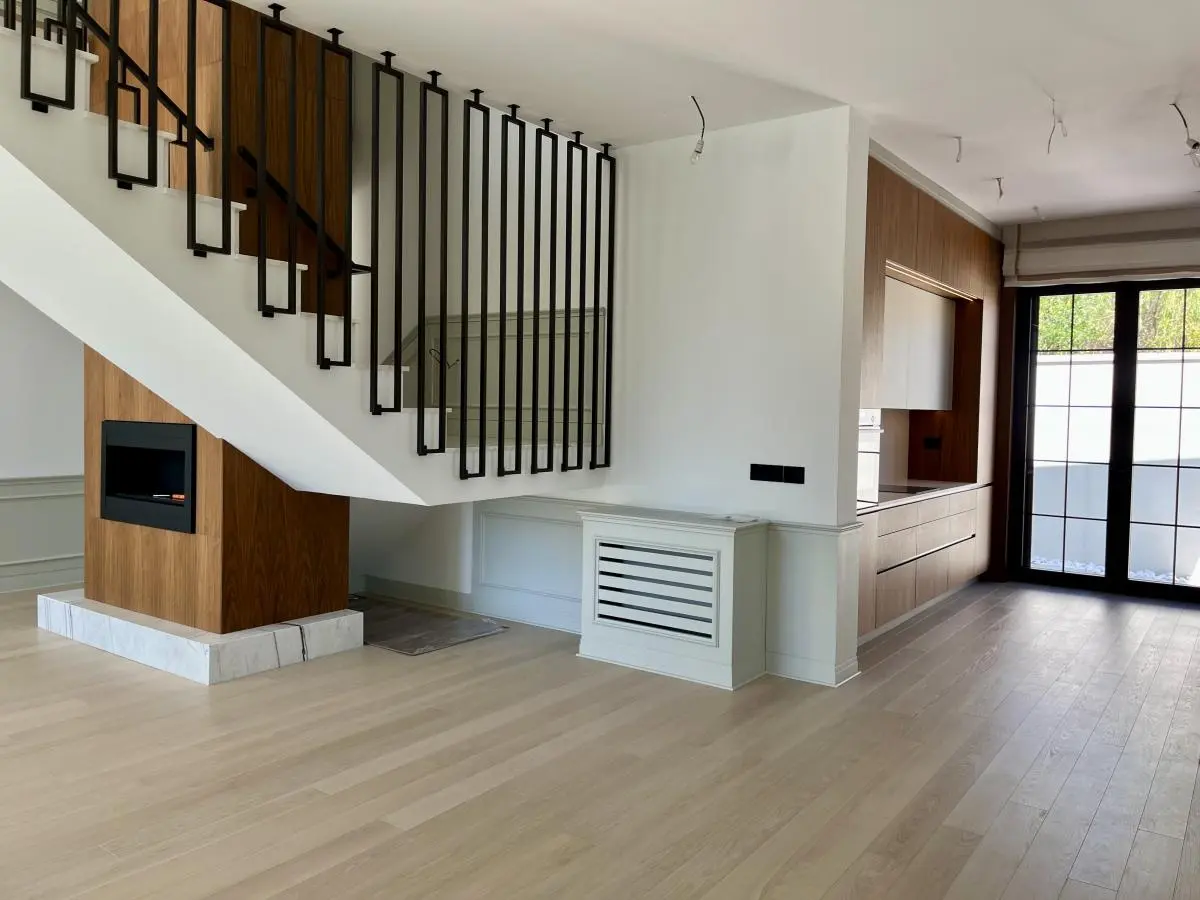Modern Villa with a Swimming Pool in Avala