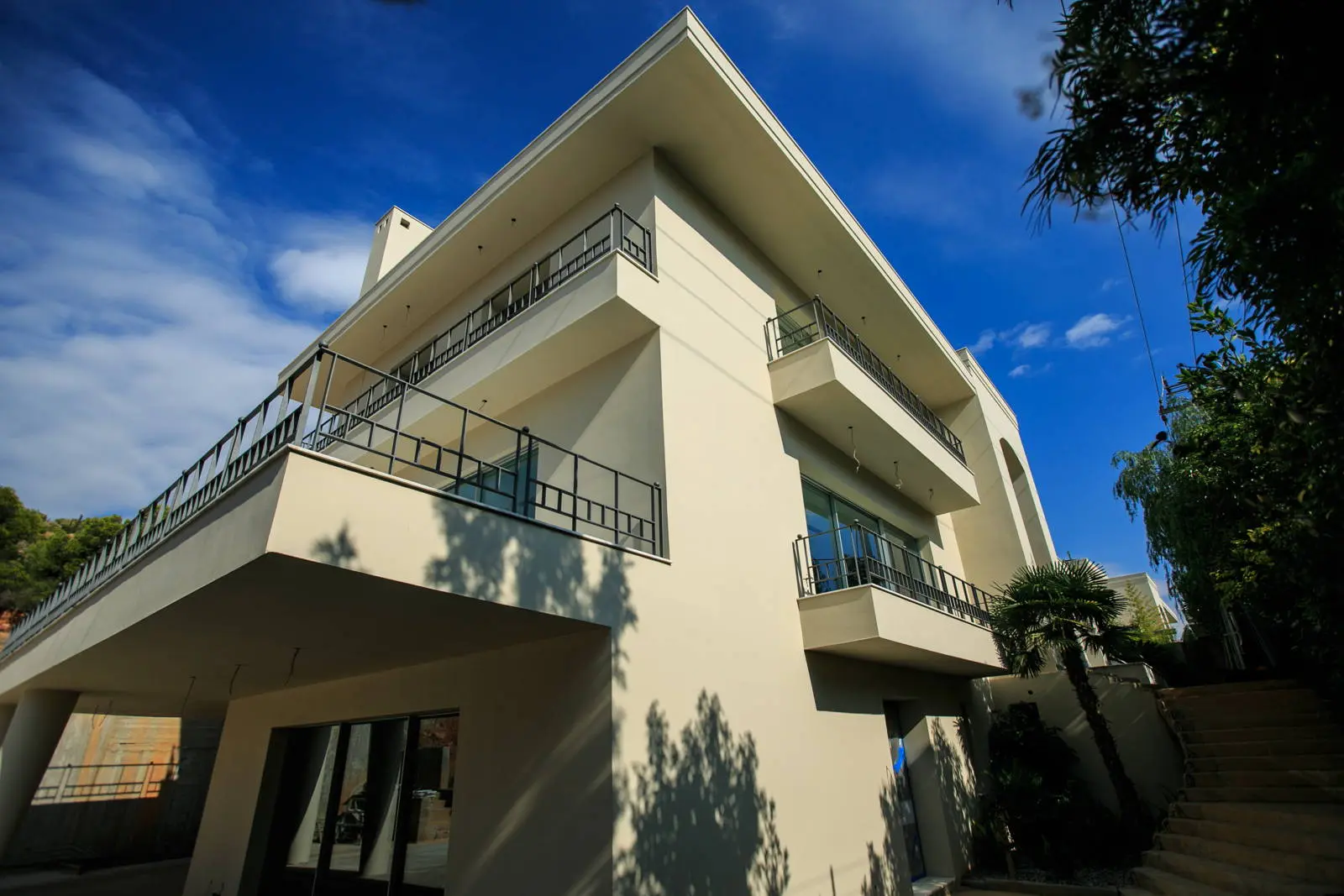 Impressive unfinished five-level villa with swimming pool & wellness area