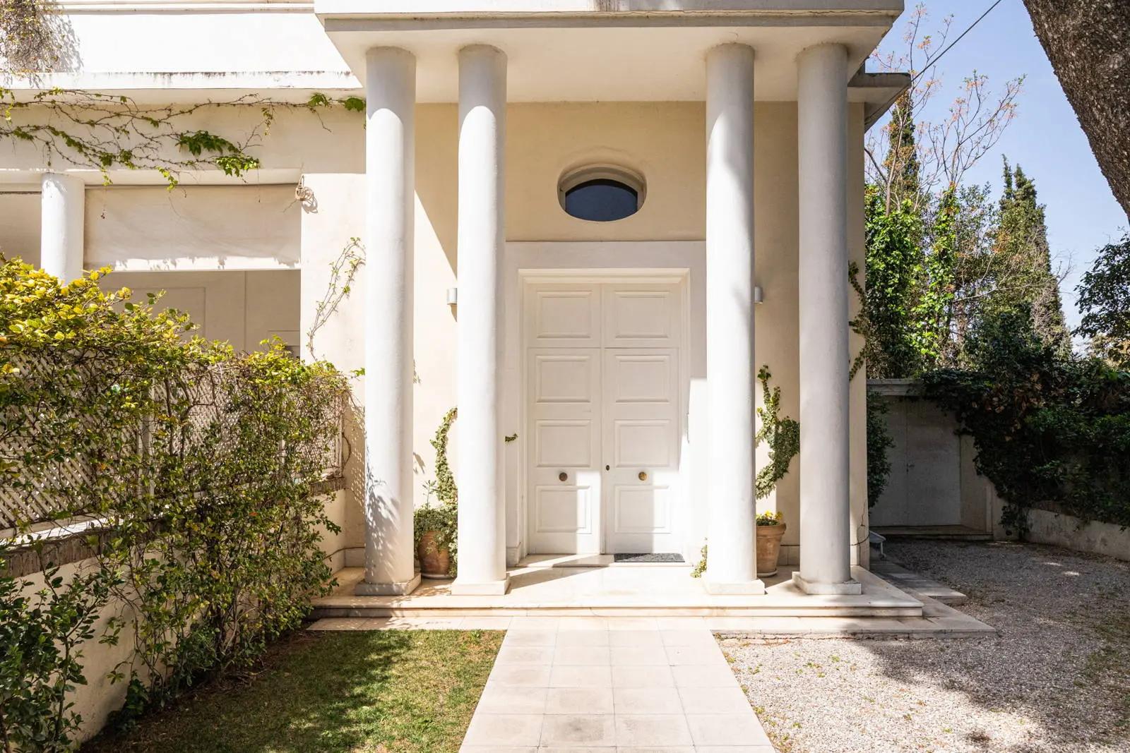 bh-fb717b55ec1c Historic mansion on a 2,260 sq.m. plot