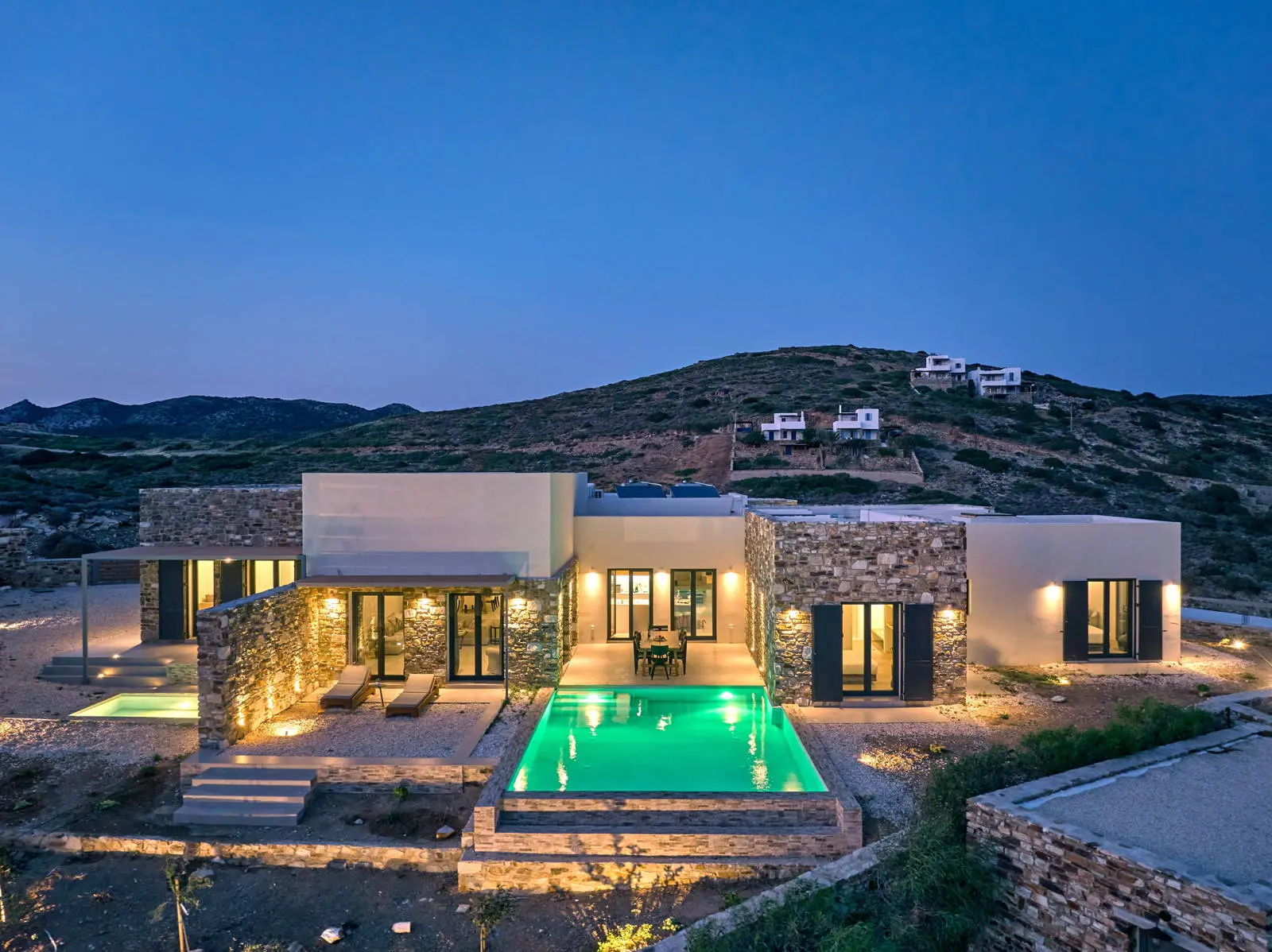 Antiparos exclusive villa with 5 private suites