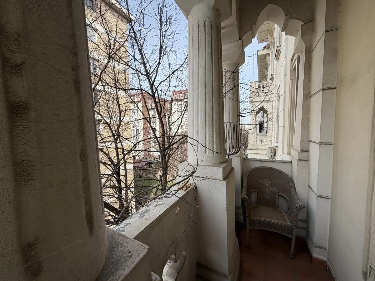 A Rare Salon Apartment in Dorćol