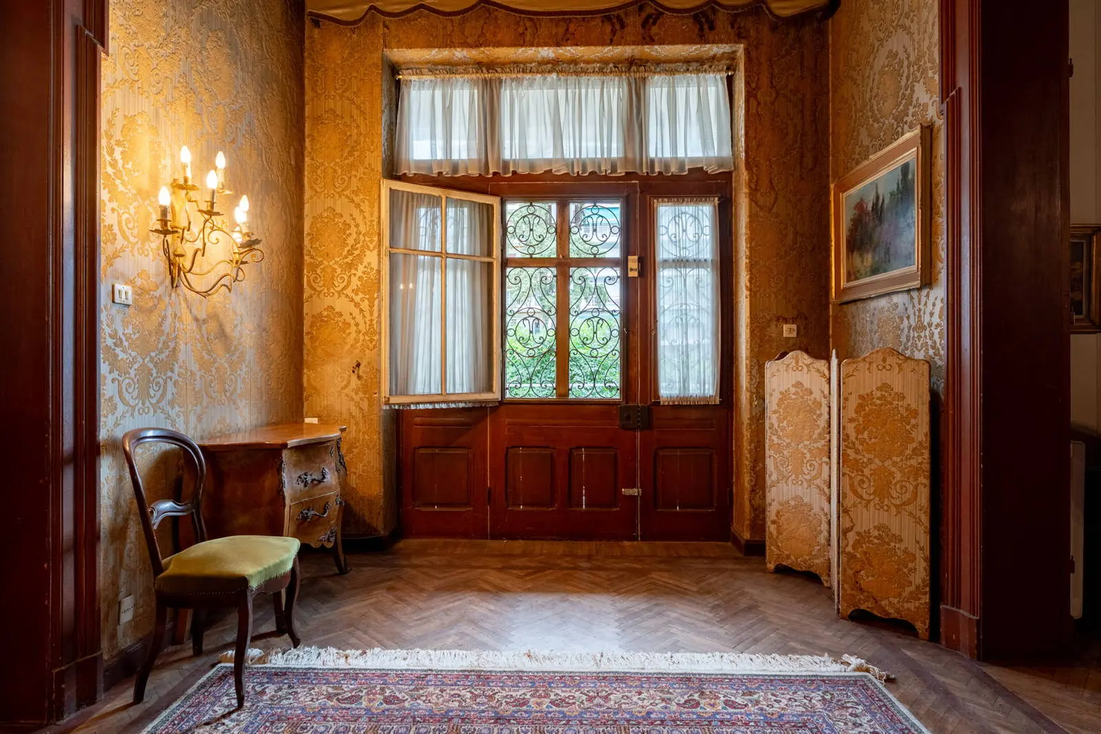 bh-fe228b42d68d Historical 1890 mansion in Thessaloniki