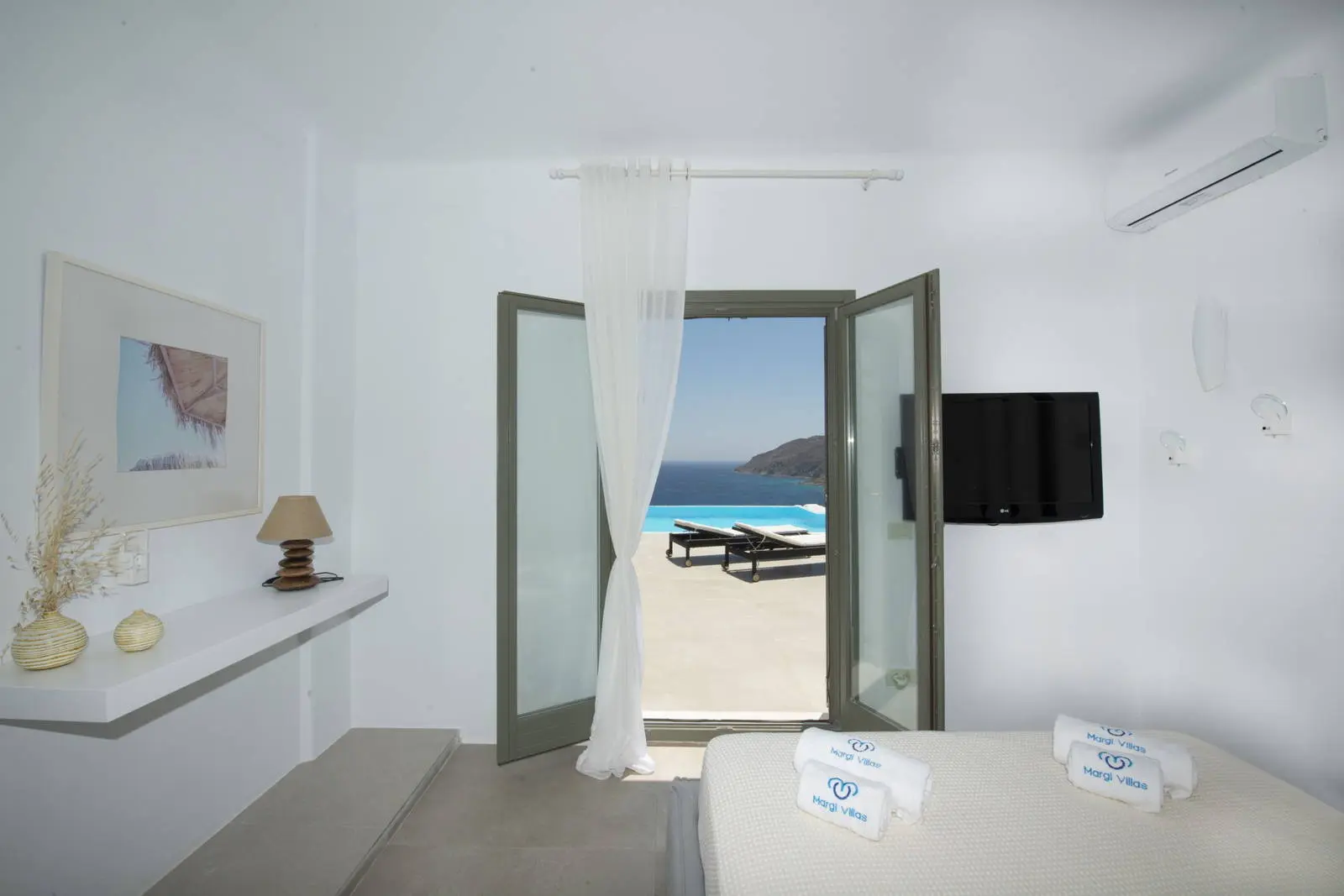 Luxurious villa overlooking the Aegean Sea, Mykonos