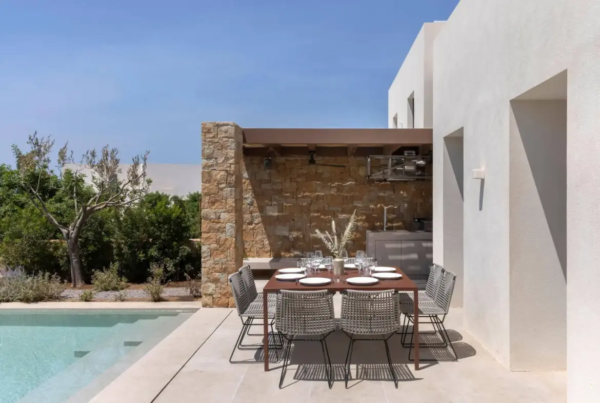 Boutique villa in an exclusive community just steps from the shore in Piso Aliki, Paros