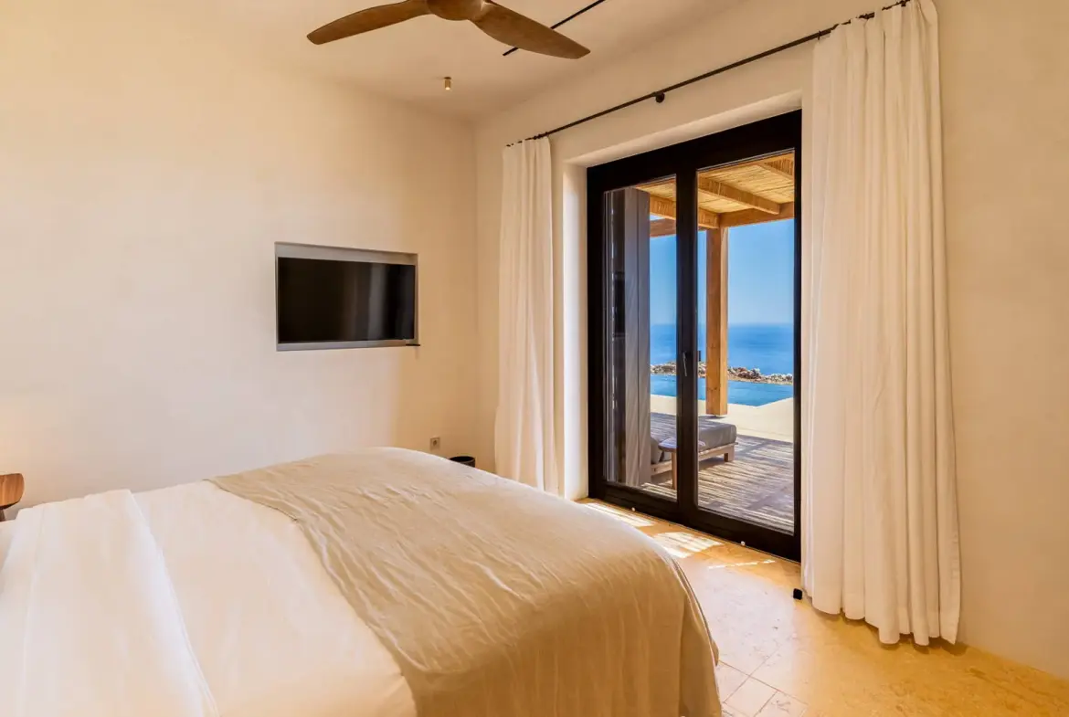Luxury Villa in Folegandros