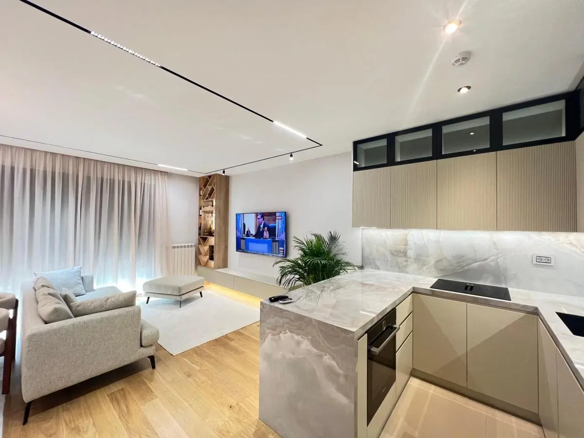 Luxurious four-room apartment in Vračar in a new building with a smart system