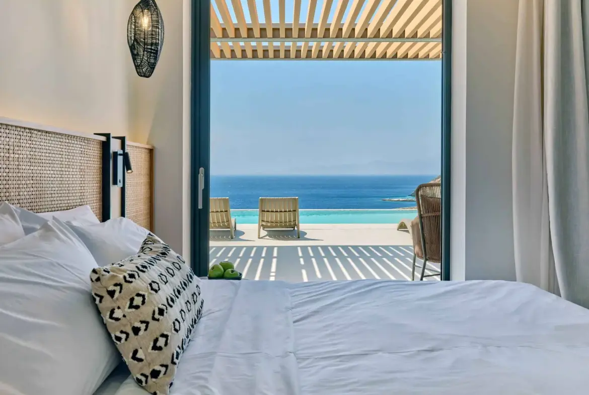 Big Blue Estate – An architectural masterpiece in Andros
