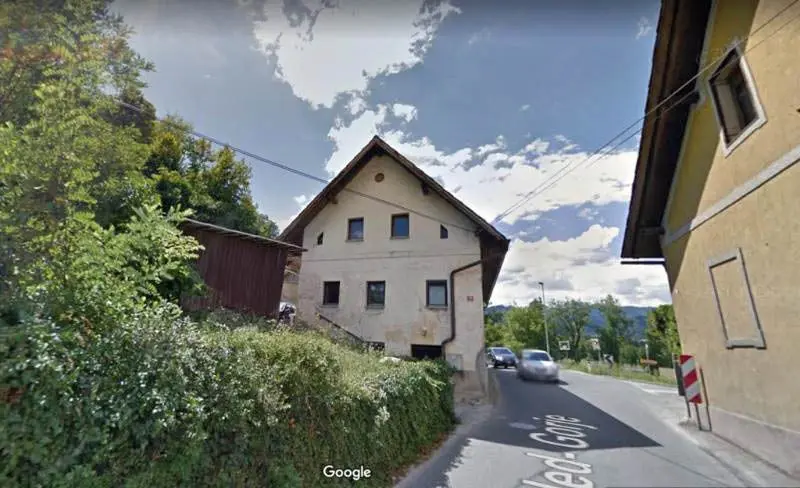 Bled – Authentic farmhouse with a barn, or a great investment opportunity, on a very desirable location in Bled