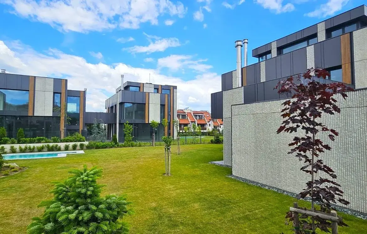 Luxury house in a gated complex near the Anglo-American School