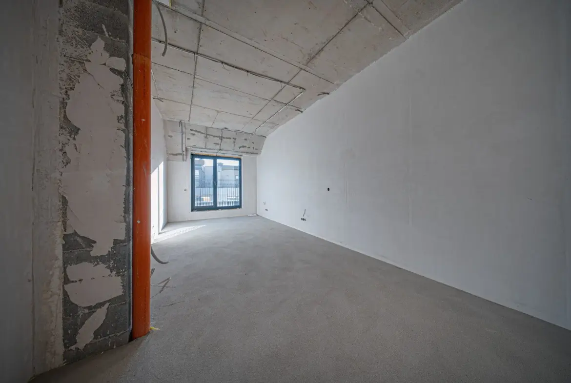 Three-bedroom apartment in a new complex near Paradise Mall