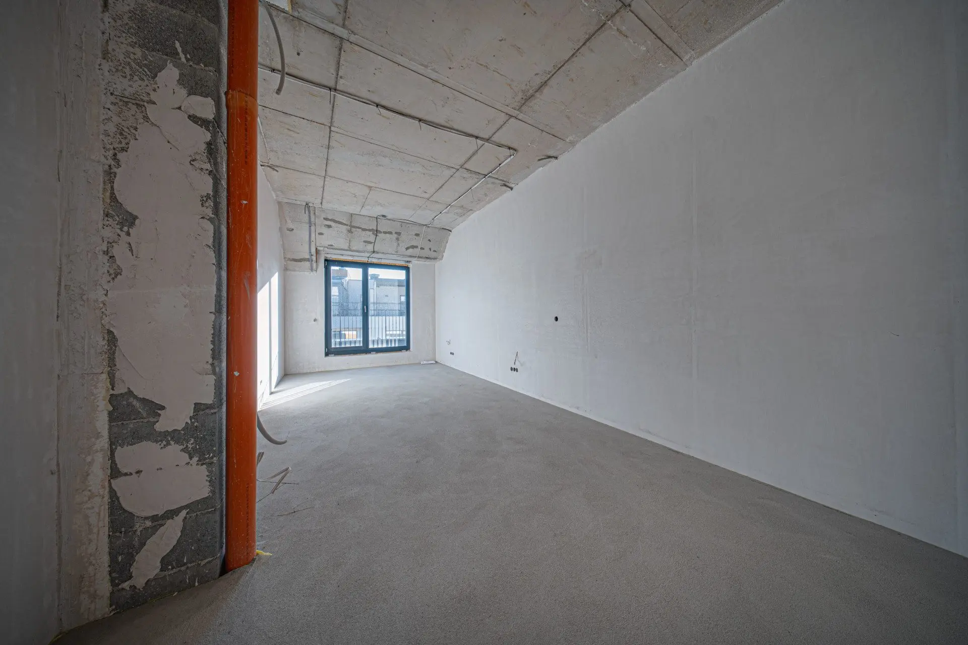 Three-bedroom apartment in a new complex near Paradise Mall