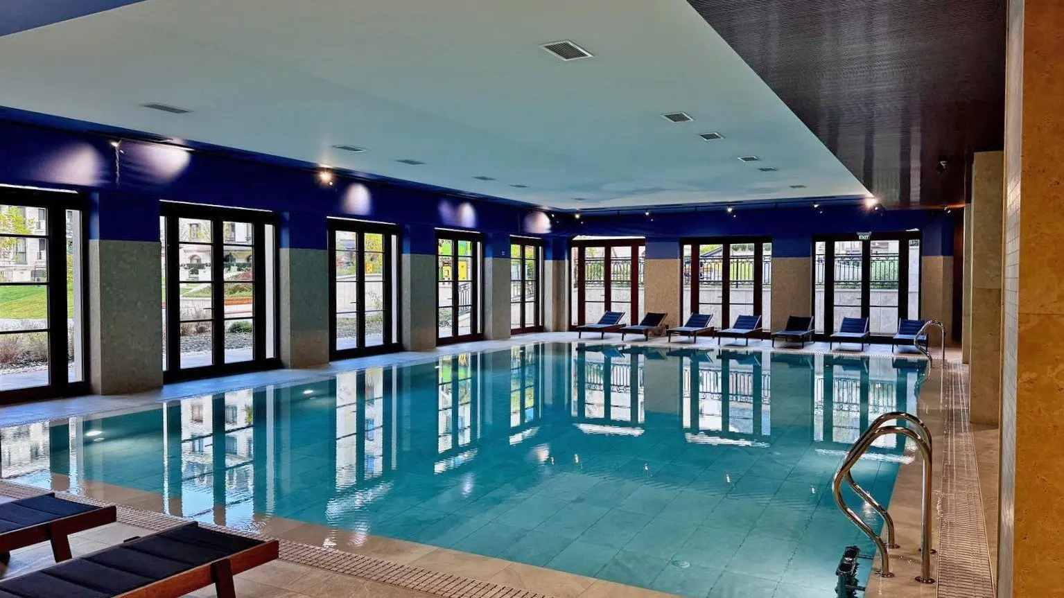 Three-bedroom apartment in a new luxury complex in Krastova vada